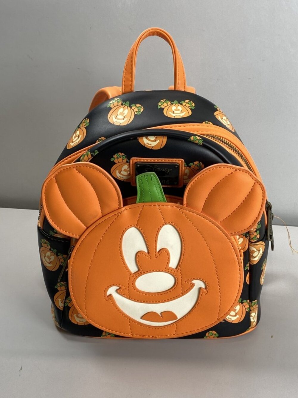 Loungefly Disney Mickey Glow in the dark- Mick-O-Lantern Mini Backpack